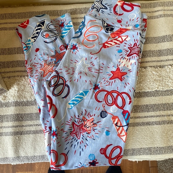 LuLaRoe Pants - LulaRoe 4th of July leggings